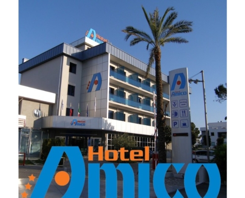 esterno Hotel Amico a Santangelo